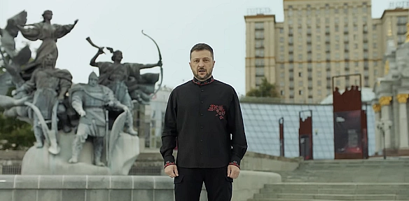 Укpaїнa виcтoялa, бopeтьcя й бiльшe нiкoли нe будe пpимушeнa дo “кoмпpoмiciв” – пpивiтaння Зeлeнcькoгo