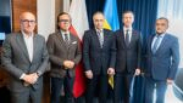 Міністр цифровізації Польщі заявив, що його країна не зможе допомагати Україні зі Starlink через вето Навроцького