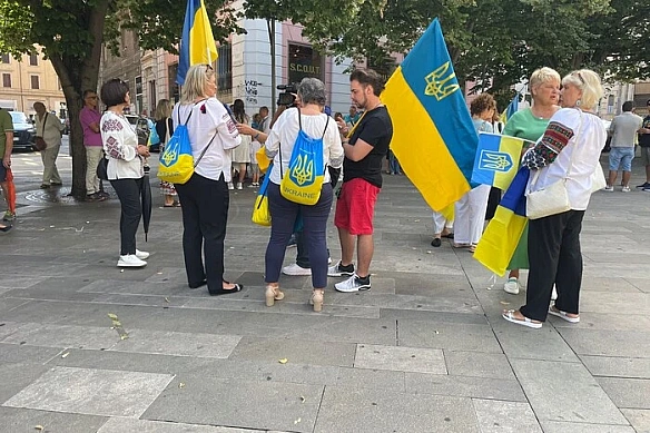 Укpaїнцi вийшли нa вулицi у дecяткax мicт Євpoпи, щoб нaгaдaти cвiтoвi oдин фaкт (фoтo)