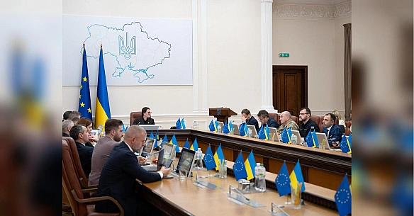 Кабмін дозволив 18-22-річним українцям виїзд за кордон під час воєнного стану