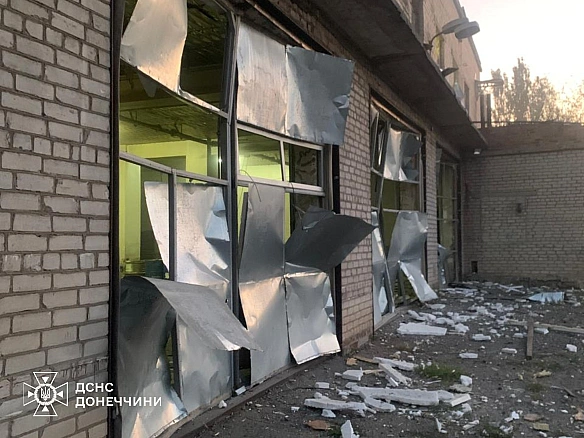 На Донеччині ворог завдав удару по пожежно-рятувальній частині