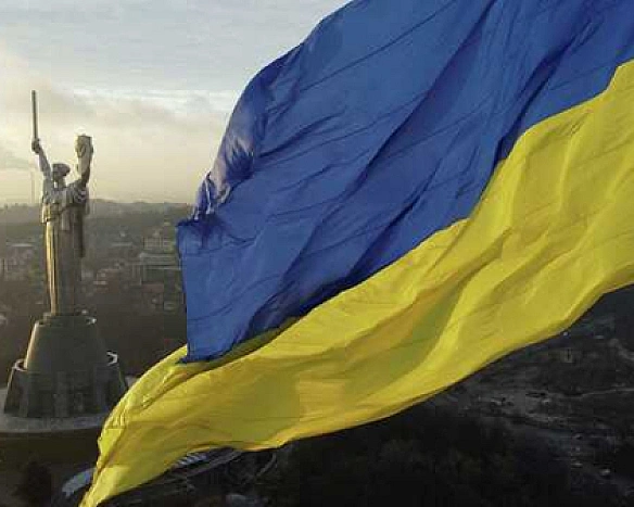 Без НАТО, але з підтримкою: можливі сценарії захисту України - Bloomberg