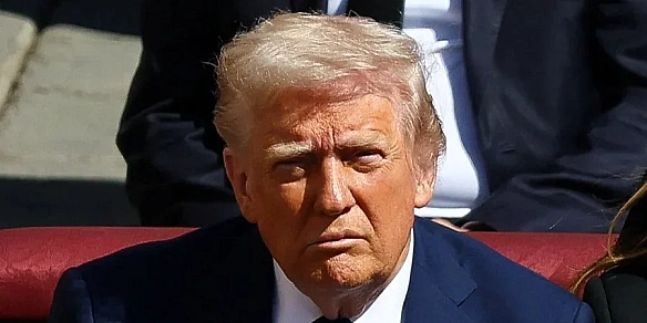 Відповідь на торгову війну Трампа. Найбільші поштові оператори України підняли ціни на посилки у США