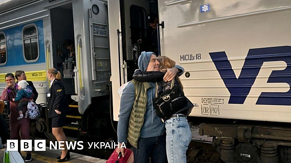 Уряд дозволив виїзд з України для чоловіків 18-22 років