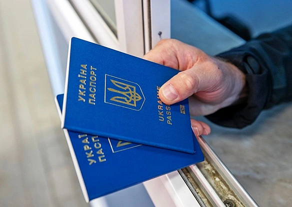 Нові правила виїзду: адвокат розповів, що потрібно знати чоловікам 18-22 років