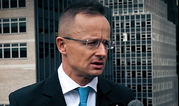 Це не наша війна!: Сіярто відповів на обурення України та Польщі після заборони в'їзду Мадяру