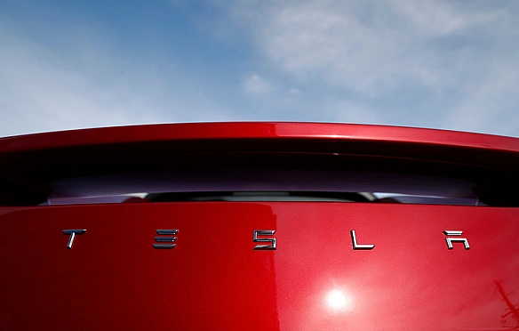 Продажі Tesla в Європі в липні впали на 40% на тлі зростання китайського BYD на 225%