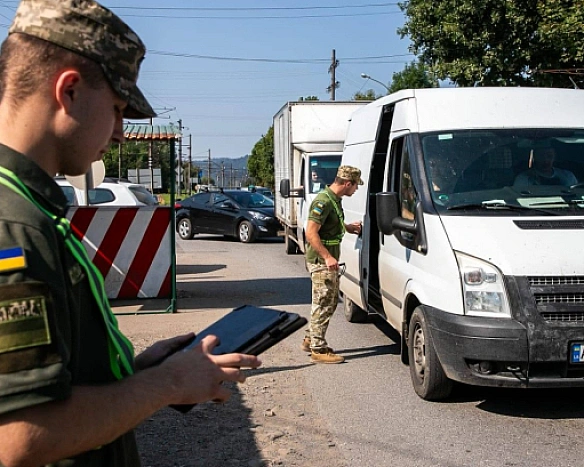 Норму застосовують. У ДПСУ роз'яснили, чи вплинув пасажиропотік чоловіків 18-22 років на кордоні