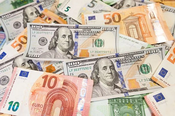 Курс валют на 1 вересня: скільки коштуватимуть долар, євро і злотий