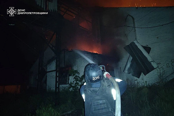 Росіяни вночі атакували дронами Дніпро та область, є загиблі та поранені