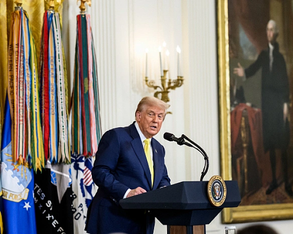 Рейтинг схвалення Трампа впав до рекордно низьких 37%