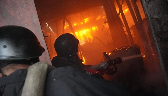 У Запоріжжі внаслідок ворожої атаки на промисловому підприємстві виникла пожежа