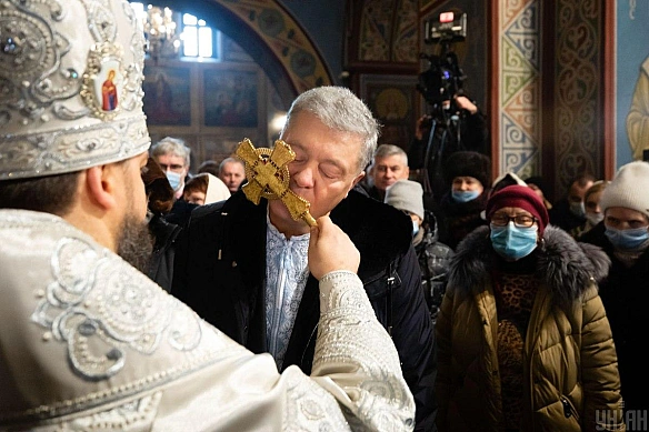 Порошенко визнав УПЦ МП церквою агресора, хоча сам роками був її меценатом та прислужував там паламарем, – експерт