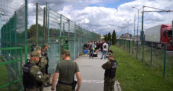 Польща депортувала 15 українців: становили загрозу безпеці (відео)