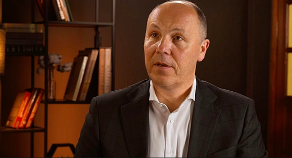 Іллєнко, Стерненко про вбивство Парубія: Українці беззахисні у тилу, бо не мають дозволу на власну короткоствольну зброю
