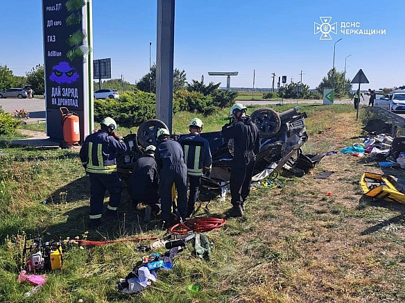 Загинули троє людей, в тому числі однорічний хлопчик: на Черкащині сталася смертельна ДТП
