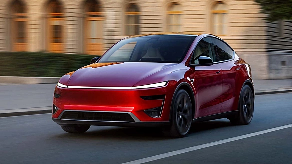 До сотні — за 3,5 с: представлено новий спортивний електрокросовер Tesla (фото)