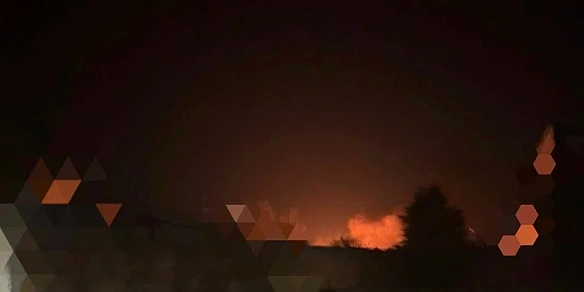 Армія РФ вдарила по підприємству в Запоріжжі, спалахнула пожежа — ОВА