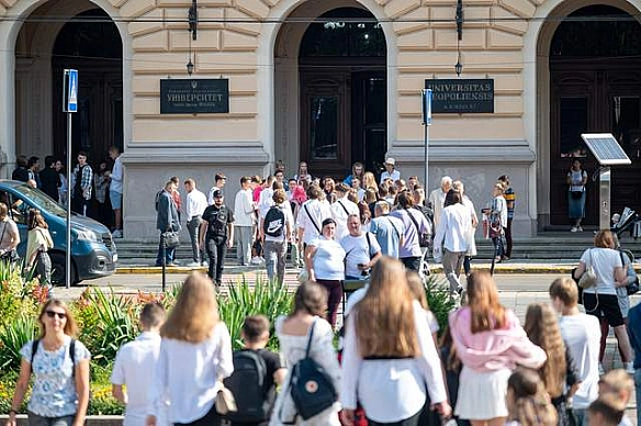 Вже не бранжа – академуси: які цікаві слова можна почути у Львові на День знань