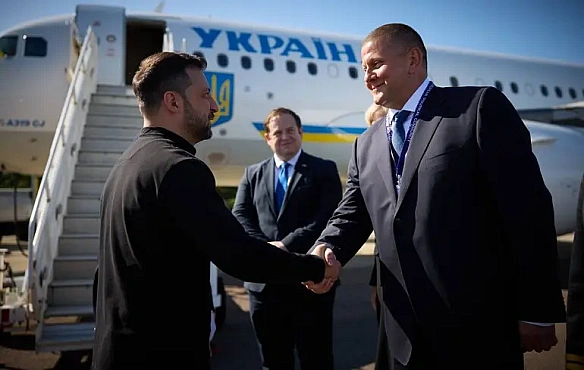 Українці більше довіряють Залужному, ніж Зеленському — опитування