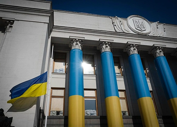 Вбивство Андрія Парубія: на будівлі Ради приспустили прапор