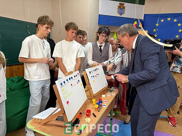У Коцюбинському на Київщині відкрили освітній хаб у межах співпраці з громадою з Бельгії: охочі зможуть вивчати 2 мови