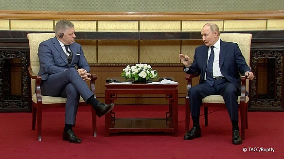 Зустріч Фіцо з Путіним у Китаї почалася з питання про самопочуття лідера РФ: Якщо я живий, то це вже добре