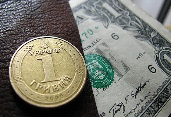Курс гривні до долара та євро на 3 вересня: НБУ посилив офіційні показники