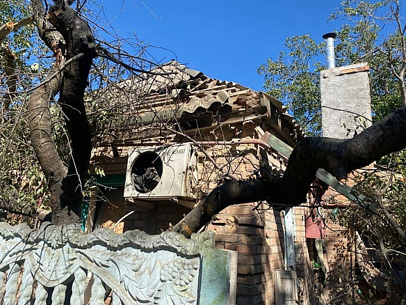 Унаслідок ворожого обстрілу Нікополя загинув чоловік. ФОТОрепортаж