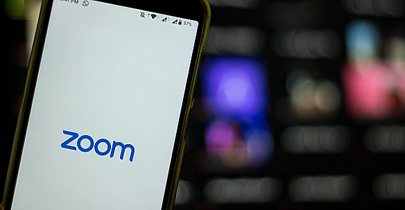 Zoom блокував користувачів прифронтових регіонів: на запит України платформа відновила доступ для сфери освіти