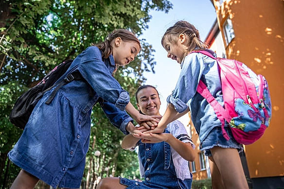 Ніяких принижень і цькування: у Верховній Раді відреагували на скандал, коли учнів не пускали до школи через шорти