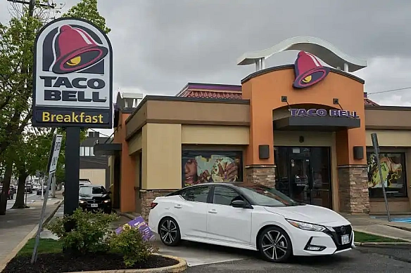 Taco Bell запускає меню Decades Y2K з улюбленими стравами 2000-х