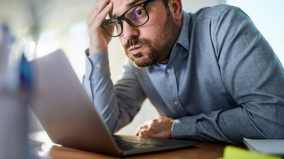 «HR-схематоз на відчаї айтівців»: Software Engineer стверджує, що за масовою відмовою кандидатам стоїть схема HR та рекрутерів, які заробляють на карʼєрних консультаціях і редагуванні резюме