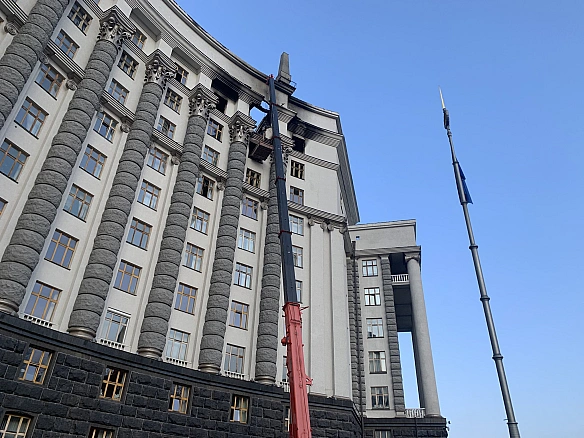 Посол Естонії після візиту до пошкодженого Кабміну закликала союзників зупинити Росію силою