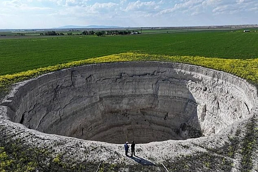 У Туреччині масово з’являються гігантські провалля ґрунту, що нагадують біблійні пророцтва - weua.social