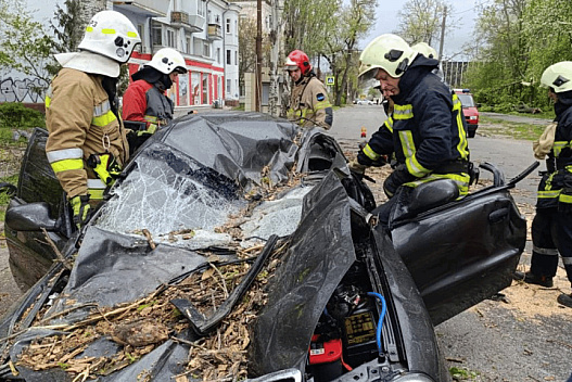 Троє загиблих і значні пошкодження: в Україні ліквідовують наслідки негоди - we.ua