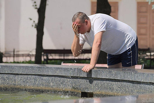 Європа страждає від рекордної спеки: прогнозується температура до 44 °C - we.ua
