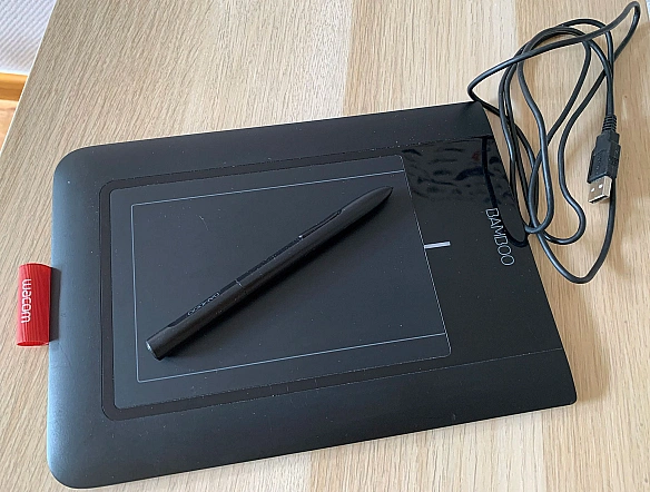 У мене вдома без діла лежить планшет Wacom Bamboo Pen CTL-460, який би я радо подарував тому, кому він потрібен. Планшет повніст... - Комікси українською на we.ua