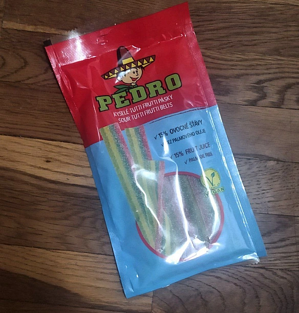 Цукерки Pedro tutti fruttiЦіна: ~40 грнДе? Фора, СільпоСклад: краще не заглядатиКоли відкриваєш пачку, то пахне напоєм сок... - їж, читай, смійся на we.ua