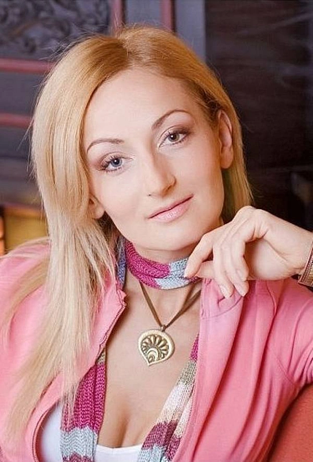 20 квітня відзначила свій ювілей Юлія Міщенко — українська співачка. Відома як лідерка, авторка пісень і продюсерка поп-рок-гурт... - Територія А на we.ua