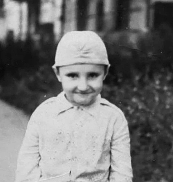 Хто це?Спробуйте відгадати!ВПІЗНАЙ ЗІРКУВаша улюблена рубрика. Пишіть свої варіанти у коментах.Підписуйтеся на ТЕРИТОРІЯ ... - Територія А на we.ua