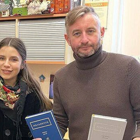 Мережі вибухнули плітками про роман відомого письменника і лідера гурту «Жадан і Собаки» Сергія Жадана та української співачки Х... - Територія А на we.ua