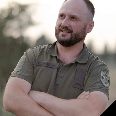 У запеклому бою за Україну загинув 39-річний викладач НМАУ ім. П. І. Чайковського Іван Кузьмінський. Іван знайомий також і прих... - Територія А на we.ua