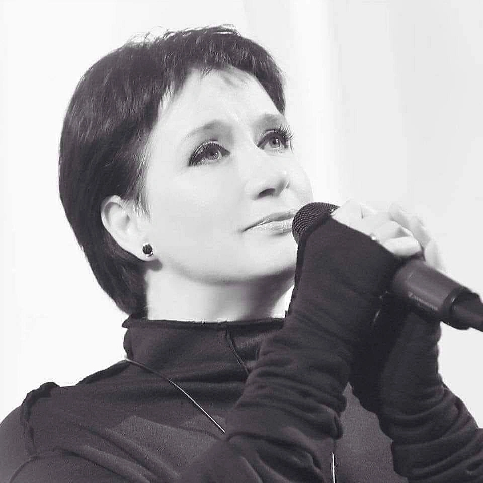 9 червня народилася українська співачка Ірина Сказіна. Вітаємо! Щастя! Натхнення! Перемоги!Приєднуйтеся до вітань. І згадаймо... - Територія А на we.ua
