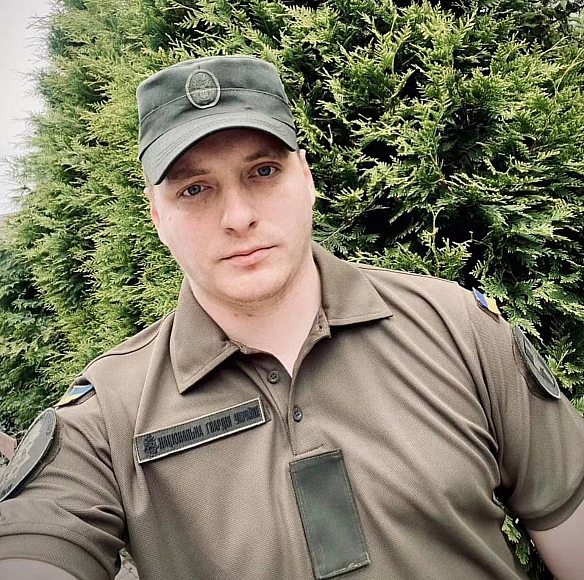 Вокаліст гурту «Flyzzza» Тарас Редзій став до лав Національної гвардїї України. І отримав звання стрільця у військовій частині 1... - Територія А на we.ua