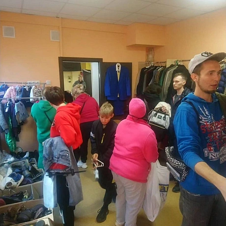 Знову працював наш Банк одягу. 🧥👖До нас завітали 30 родин, які пережили важкі випробування. І ми раді, що могли допомогти їм.... - Волонтерська північ на we.ua