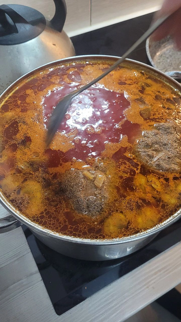 Шок-контент! Веганка їсть м'ясо 😱😱😱(GreenBeef) - їж, читай, смійся на we.ua