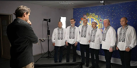 Як написав наш фотограф Міха Хайкін: «Той момент, коли група велика, а фон маленький». Але гурт Піккардійська терція настільки ... - Територія А на we.ua
