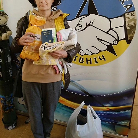 Вчора наш Банк одягу знову відчинив свої двері для 30 родин ВПО. Цілі сім'ї завітали, щоб отримати одяг, взуття та іграшки. Ніхт... - Волонтерська північ на we.ua