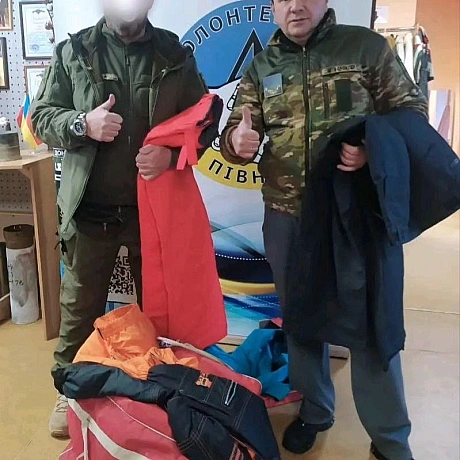 Відправили багато теплого одягу на Схід, щоб наші хлопці відчували себе затишно після важких боїв. Також передали спеціальний од... - Волонтерська північ на we.ua